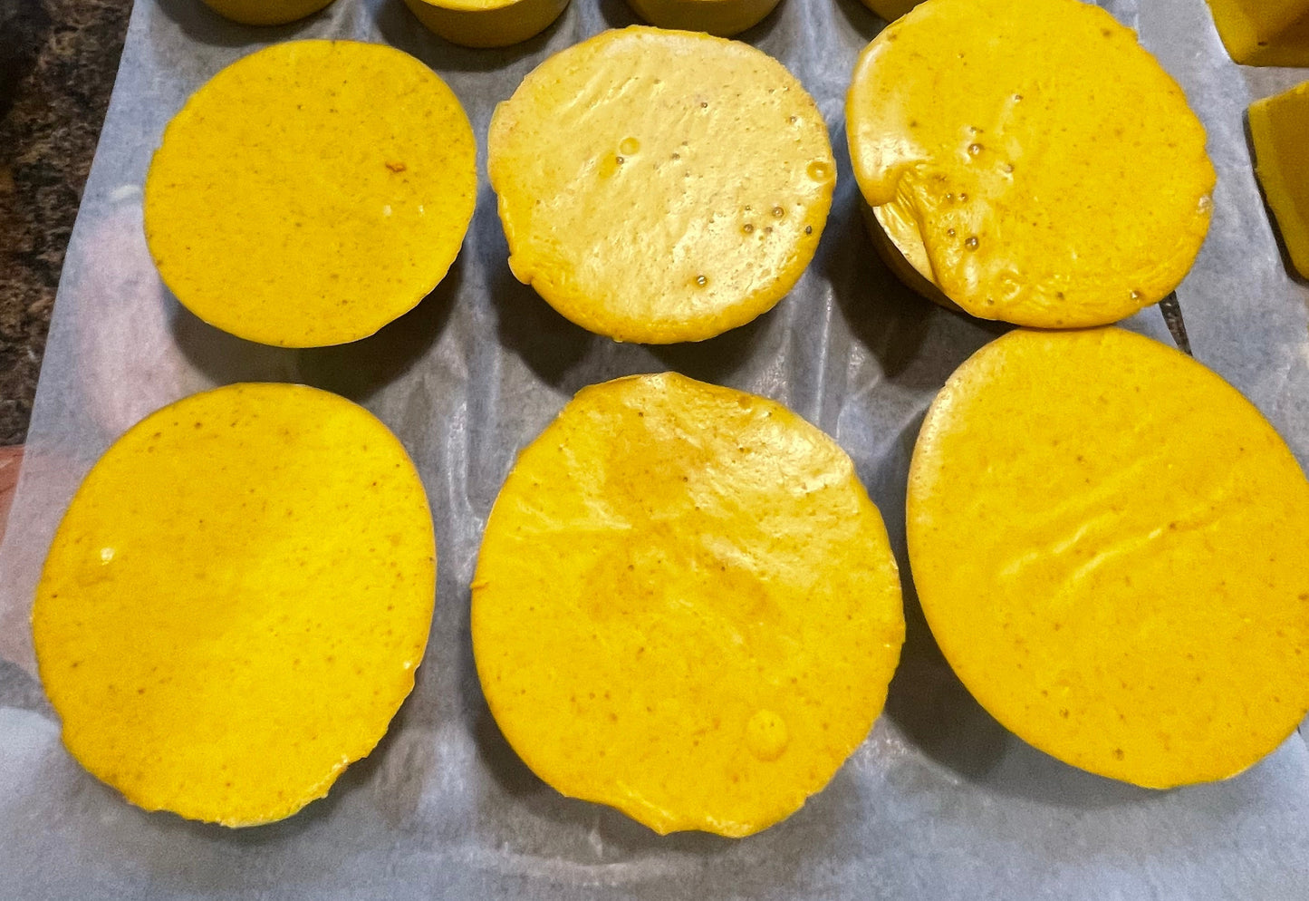 “Large Round” Organic Honey 🍯 & Turmeric Moisturizing Beauty Bar!