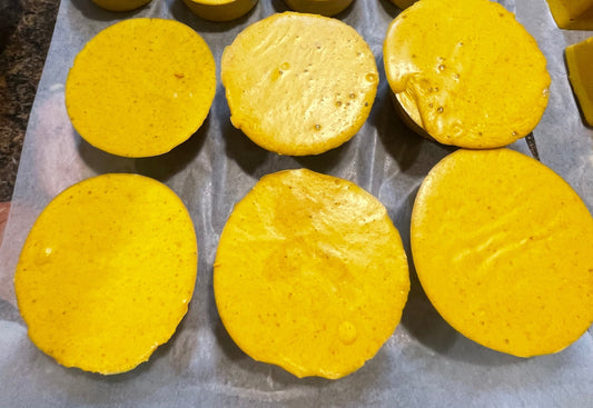 “Large Round” Organic Honey 🍯 & Turmeric Moisturizing Beauty Bar!