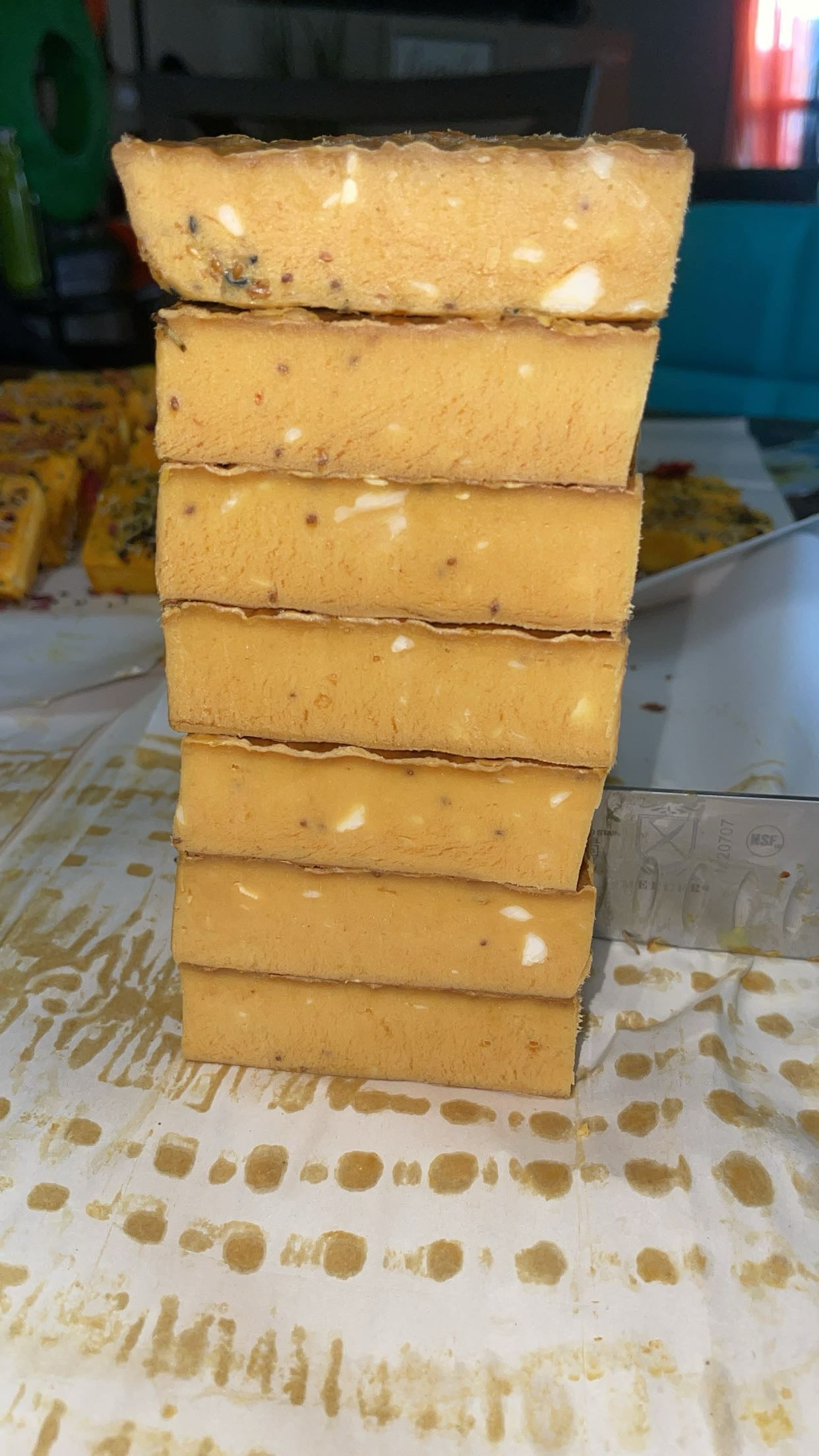 “Medium” Organic Honey & Turmeric Moisturizing Beauty Bars! Loaded with Goat Milk, & Shea Butter Humps!
