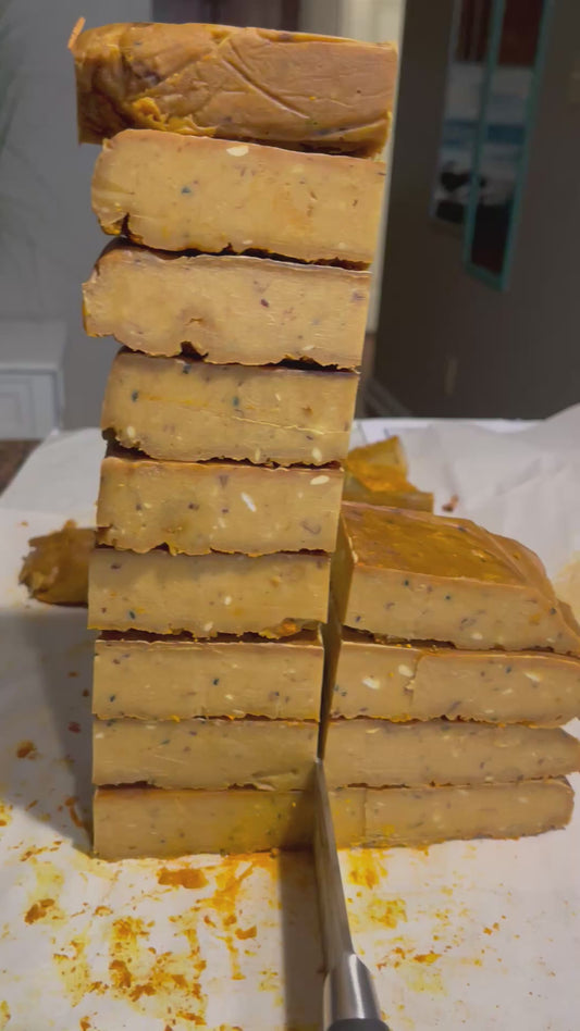 “Medium” Organic Honey & Turmeric Moisturizing Beauty Bars! Loaded with Goat Milk, & Shea Butter Humps!